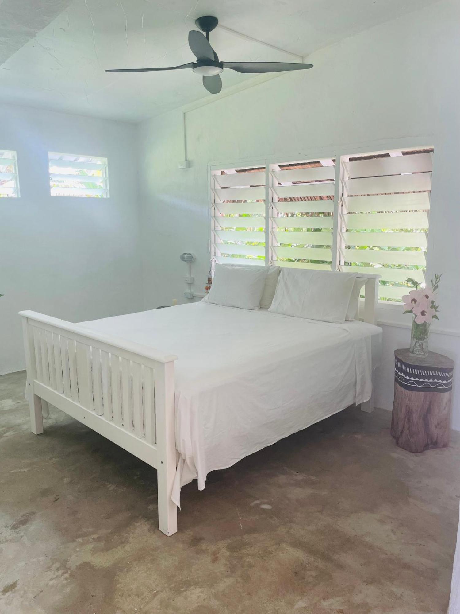Banana Bay Beach Club Bed & Breakfast Eton Eksteriør bilde