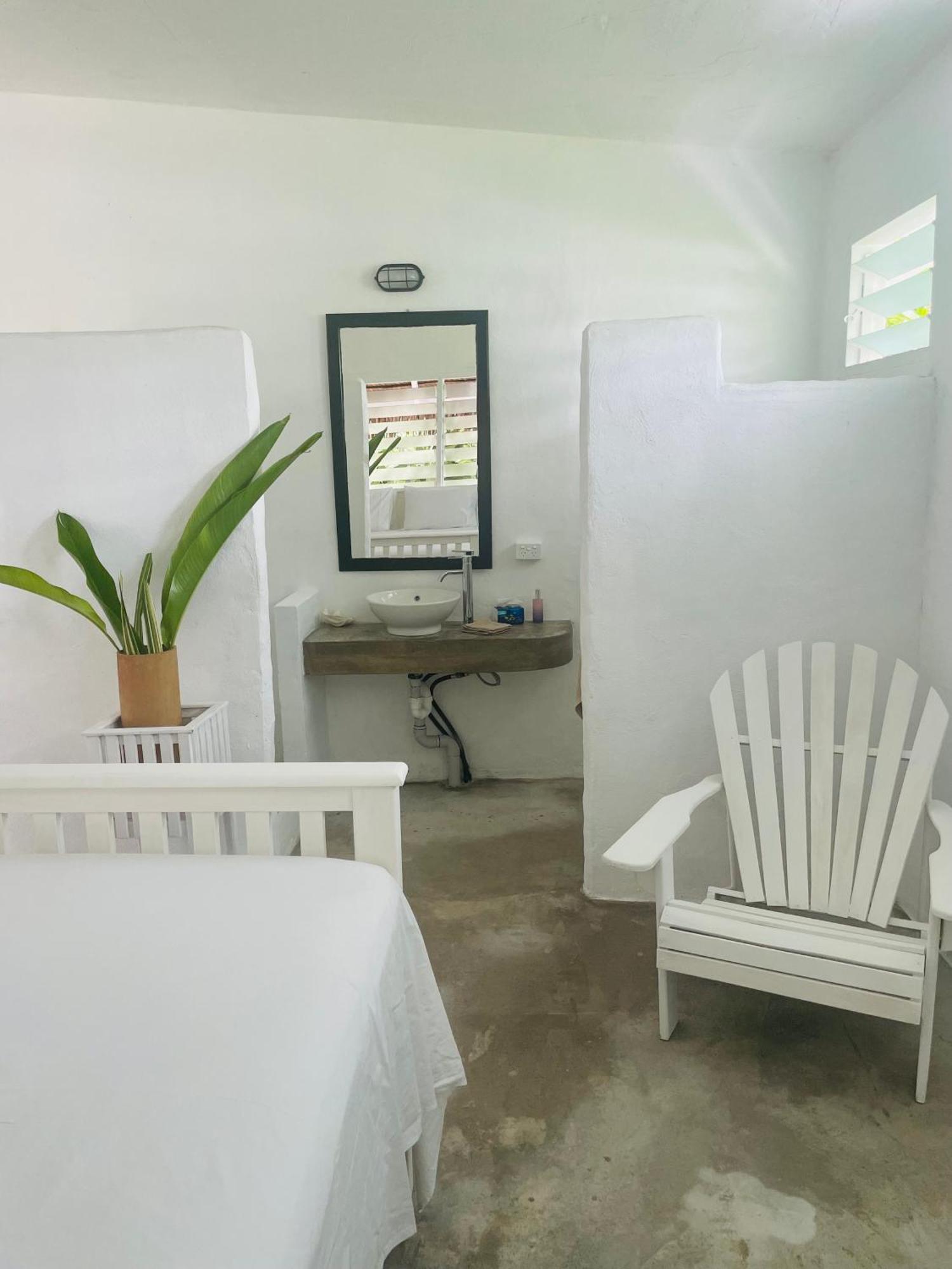 Banana Bay Beach Club Bed & Breakfast Eton Eksteriør bilde